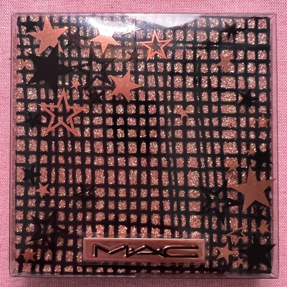 M.A.C Star-Sighting compact: neutral
